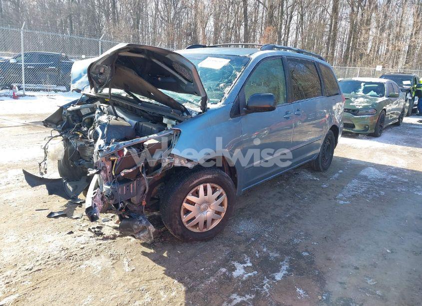 Photo 2 of 2008 Toyota Sienna LE (VIN 5TDZK23C58S160662)