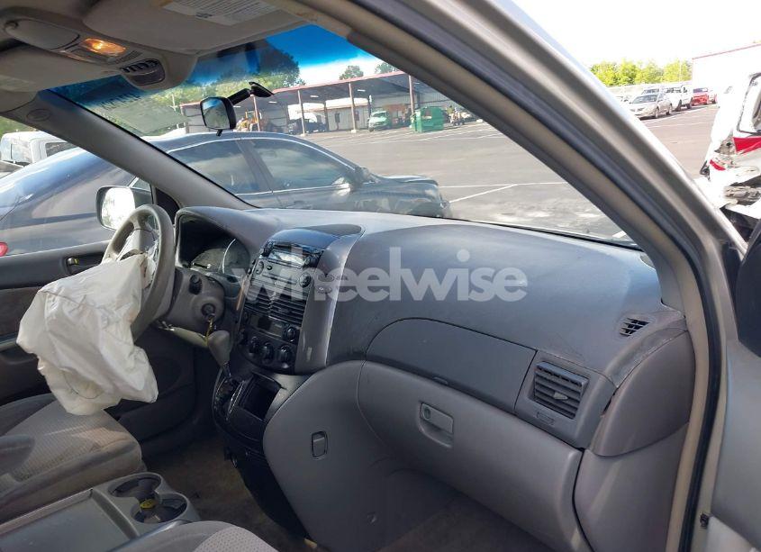 Photo 5 of 2008 Toyota Sienna LE (VIN 5TDZK23C58S161181)