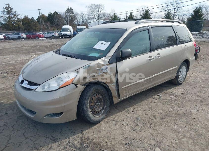 Photo 2 of 2008 Toyota Sienna LE (VIN 5TDZK23C58S165344)