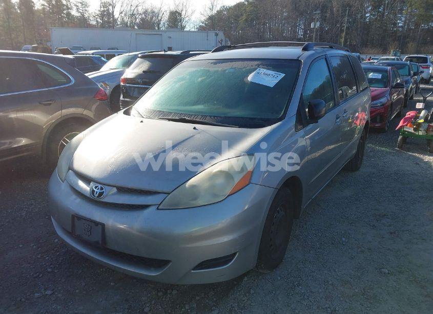 Photo 2 of 2008 Toyota Sienna LE (VIN 5TDZK23C58S218723)