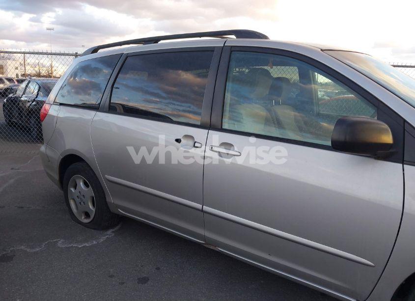 Photo 6 of 2009 Toyota Sienna LE (VIN 5TDZK23C59S236379)