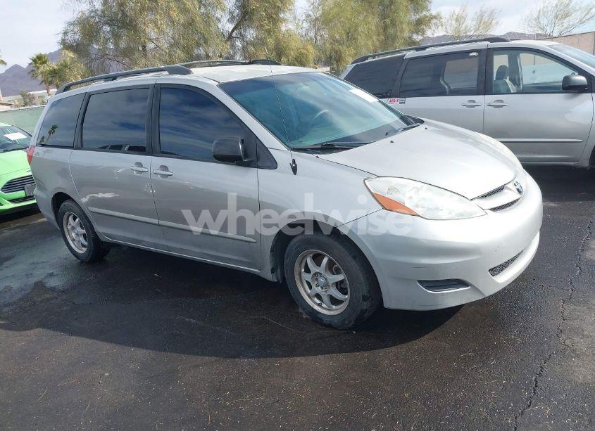 2009 Toyota Sienna LE (VIN 5TDZK23C59S251996) main photo