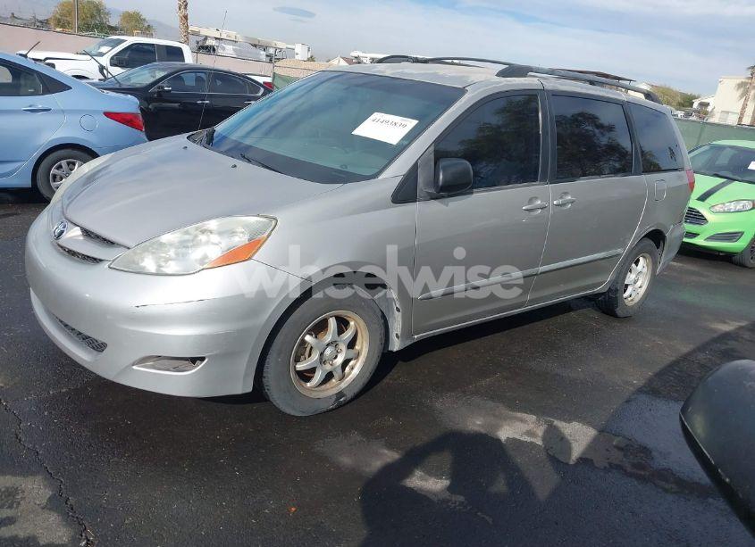Photo 2 of 2009 Toyota Sienna LE (VIN 5TDZK23C59S251996)