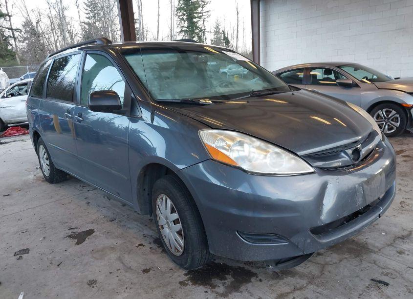 2009 Toyota Sienna LE (VIN 5TDZK23C59S279930) main photo