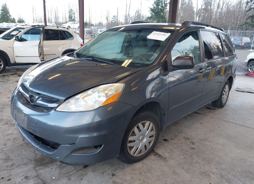 Photo 2 of 2009 Toyota Sienna LE (VIN 5TDZK23C59S279930)