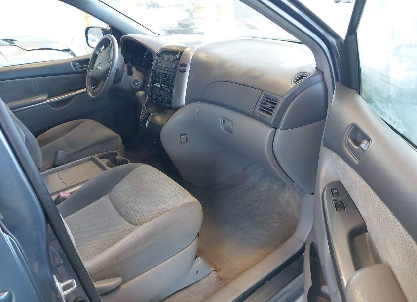 Photo 5 of 2009 Toyota Sienna LE (VIN 5TDZK23C59S279930)