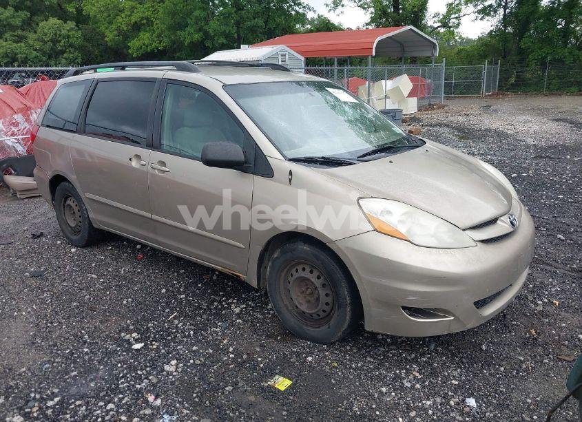 2007 Toyota Sienna LE (VIN 5TDZK23C67S013099) main photo
