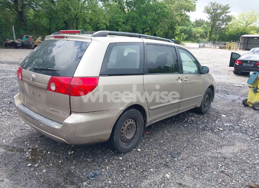 Photo 4 of 2007 Toyota Sienna LE (VIN 5TDZK23C67S013099)