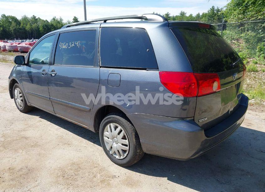Photo 3 of 2007 Toyota Sienna LE (VIN 5TDZK23C67S015452)