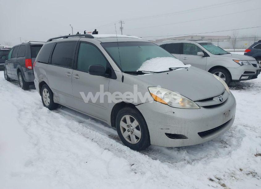 2007 Toyota Sienna LE (VIN 5TDZK23C67S032476) main photo