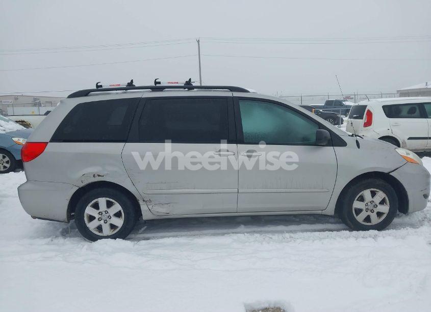 Photo 13 of 2007 Toyota Sienna LE (VIN 5TDZK23C67S032476)