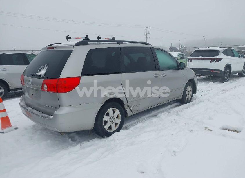 Photo 4 of 2007 Toyota Sienna LE (VIN 5TDZK23C67S032476)