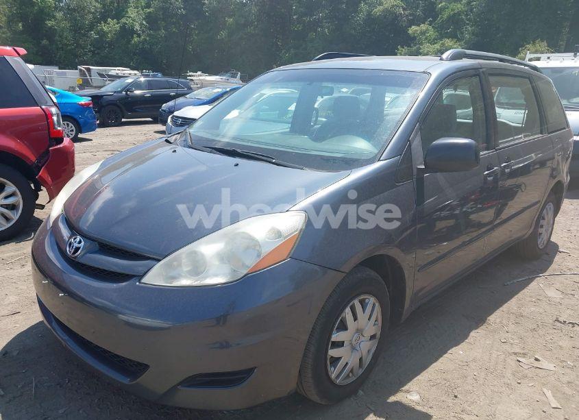 Photo 2 of 2007 Toyota Sienna CE (VIN 5TDZK23C67S042120)