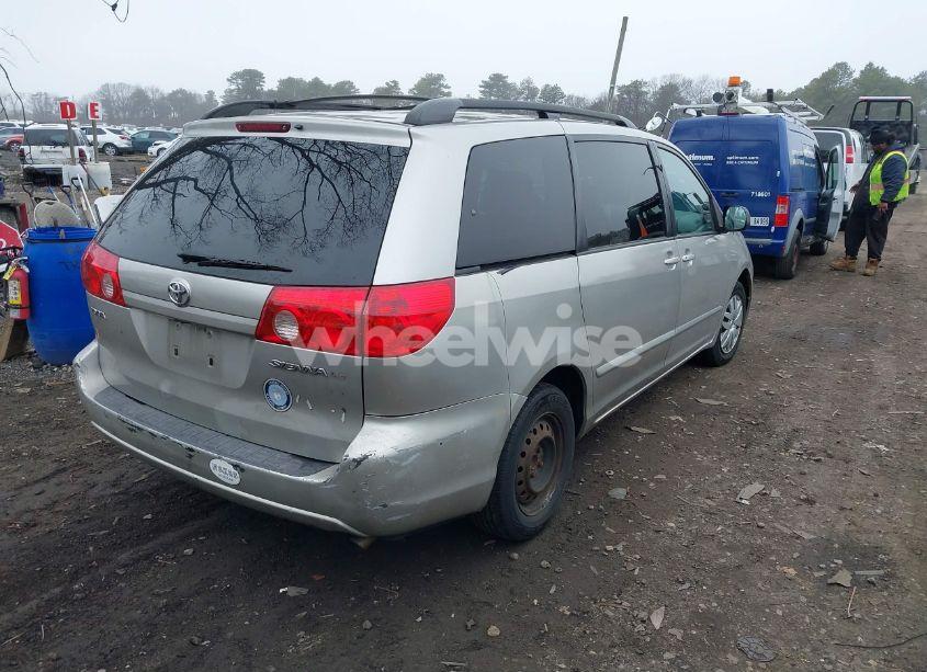 Photo 4 of 2007 Toyota Sienna LE (VIN 5TDZK23C67S096954)