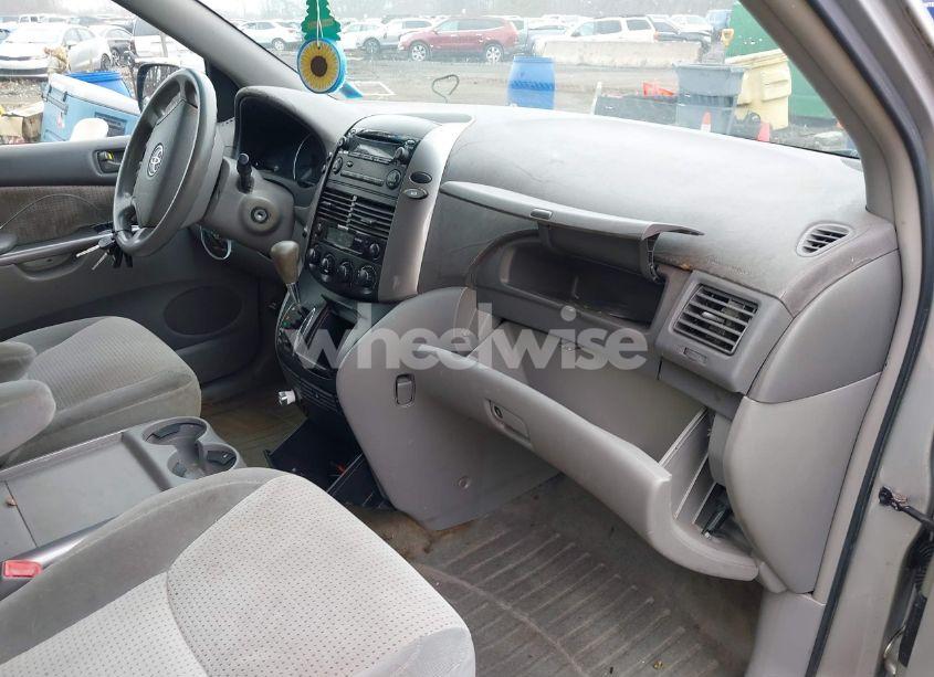 Photo 5 of 2007 Toyota Sienna LE (VIN 5TDZK23C67S096954)