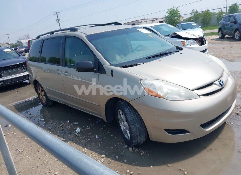 2008 Toyota Sienna LE (VIN 5TDZK23C68S114225) main photo
