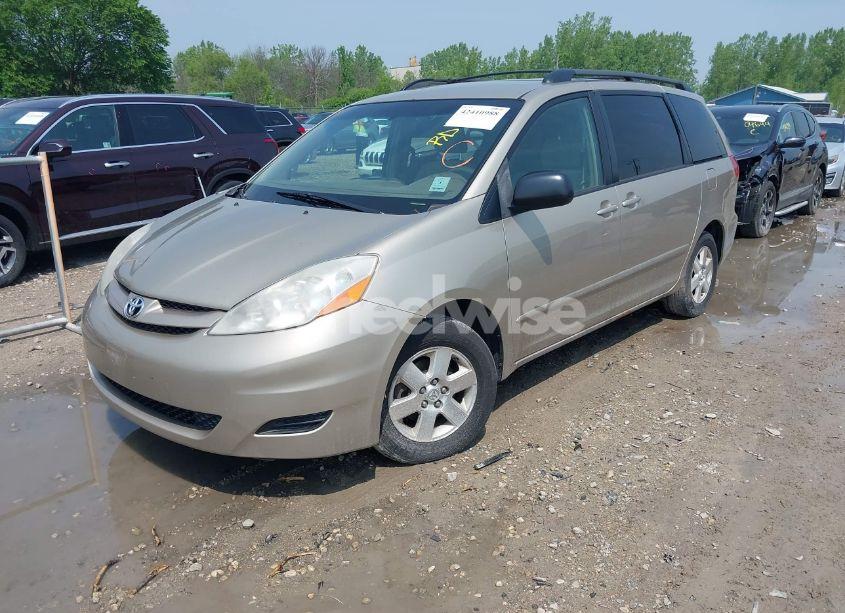 Photo 2 of 2008 Toyota Sienna LE (VIN 5TDZK23C68S114225)