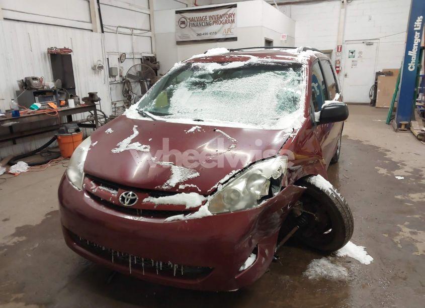 Photo 2 of 2008 Toyota Sienna LE (VIN 5TDZK23C68S132983)