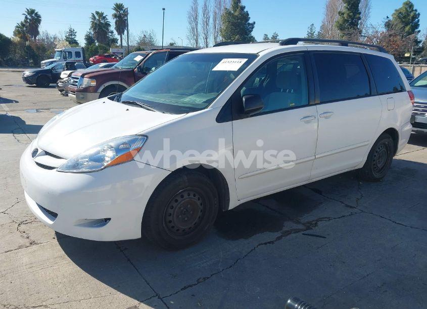 Photo 2 of 2008 Toyota Sienna LE (VIN 5TDZK23C68S142820)