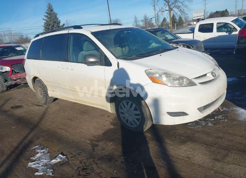 2008 Toyota Sienna LE (VIN 5TDZK23C68S146222) main photo