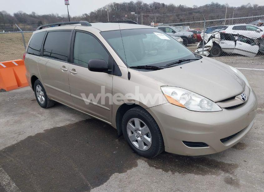2008 Toyota Sienna LE (VIN 5TDZK23C68S157818) main photo