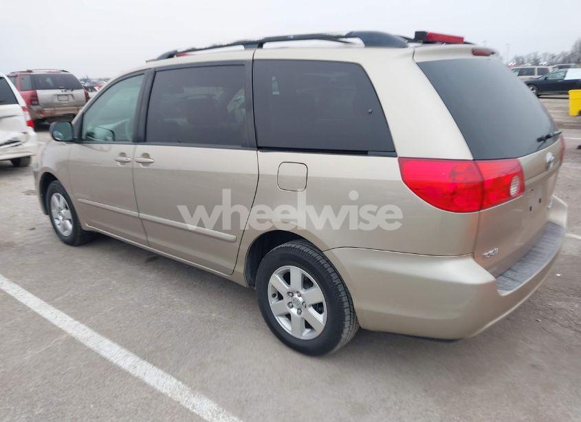 Photo 3 of 2008 Toyota Sienna LE (VIN 5TDZK23C68S157818)