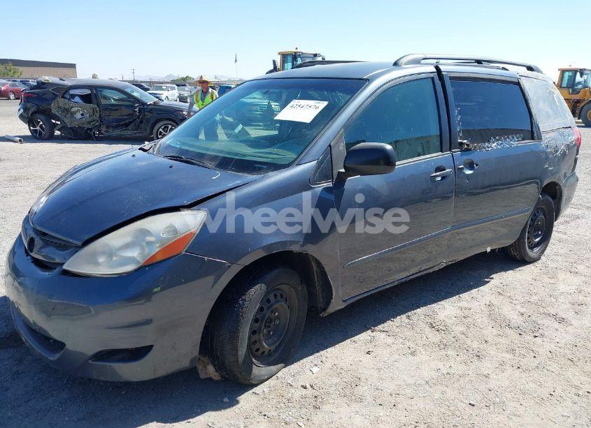 Photo 2 of 2008 Toyota Sienna LE (VIN 5TDZK23C68S161187)
