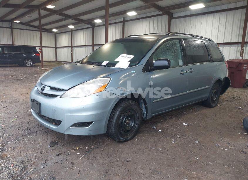 Photo 2 of 2008 Toyota Sienna LE (VIN 5TDZK23C68S182685)