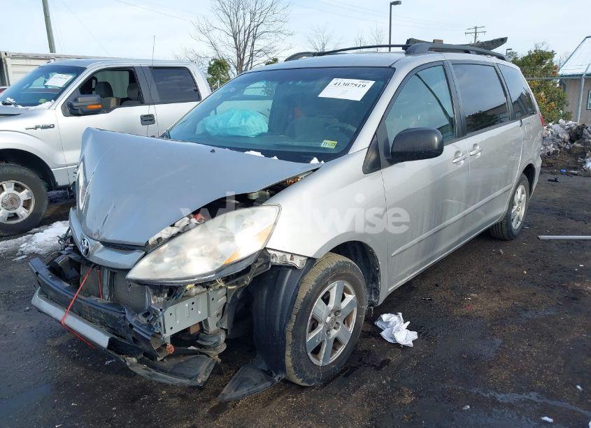 Photo 2 of 2008 Toyota Sienna LE (VIN 5TDZK23C68S225308)