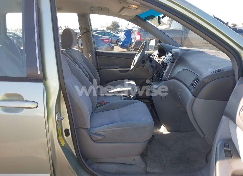 Photo 5 of 2009 Toyota Sienna CE (VIN 5TDZK23C69S240148)