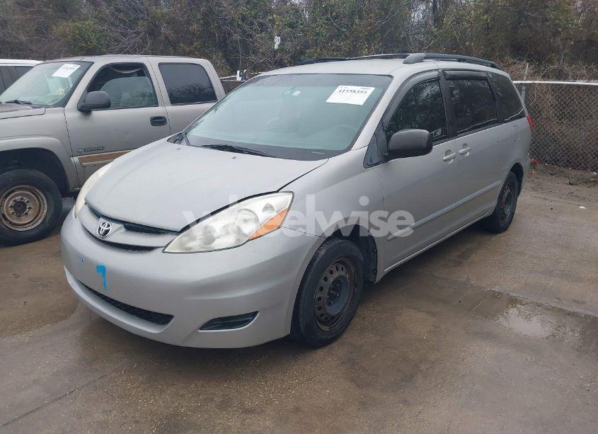 Photo 2 of 2009 Toyota Sienna CE (VIN 5TDZK23C69S242935)