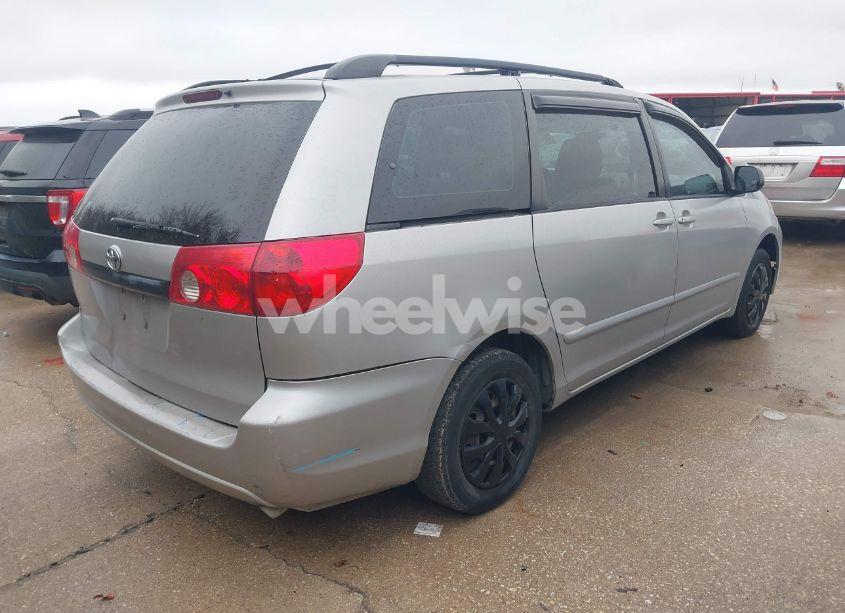 Photo 4 of 2009 Toyota Sienna CE (VIN 5TDZK23C69S242935)