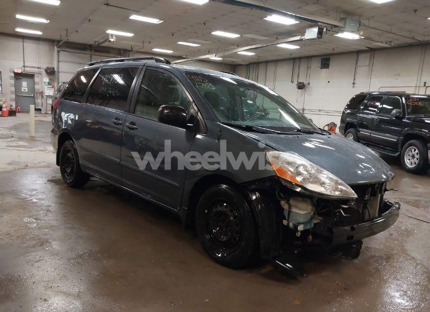 2009 Toyota Sienna LE (VIN 5TDZK23C69S249416) main photo