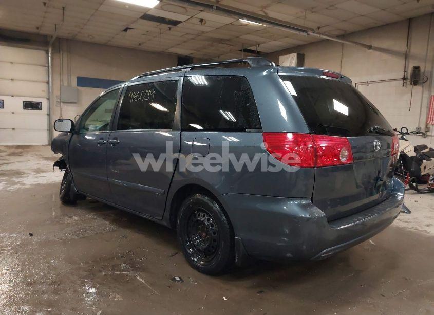 Photo 3 of 2009 Toyota Sienna LE (VIN 5TDZK23C69S249416)