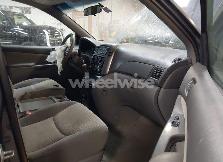 Photo 5 of 2009 Toyota Sienna LE (VIN 5TDZK23C69S249416)