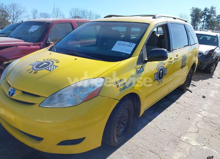 Photo 2 of 2009 Toyota Sienna LE (VIN 5TDZK23C69S255927)