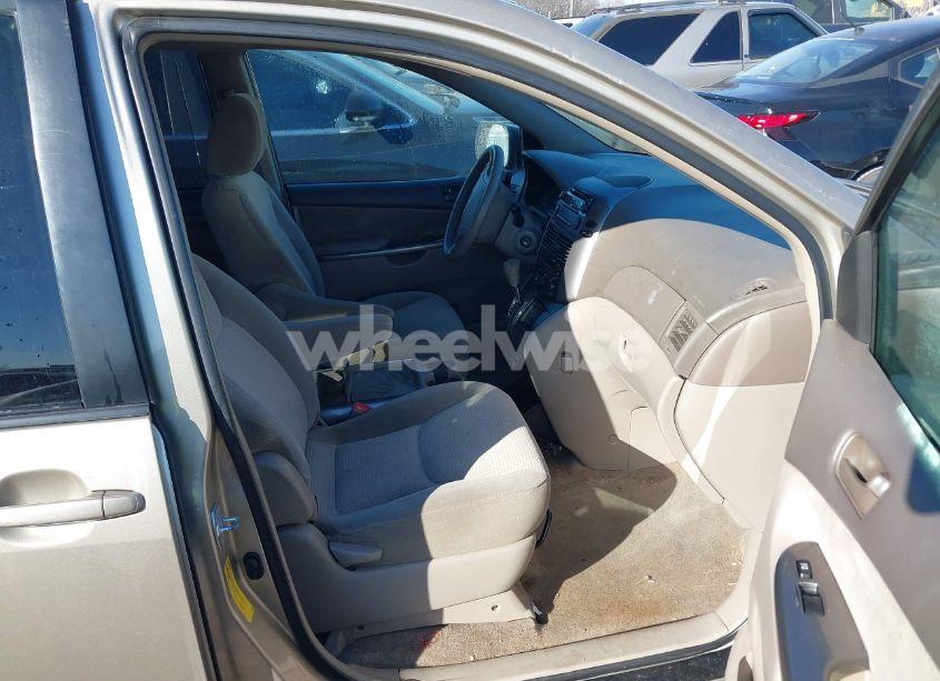 Photo 5 of 2009 Toyota Sienna LE (VIN 5TDZK23C69S258164)