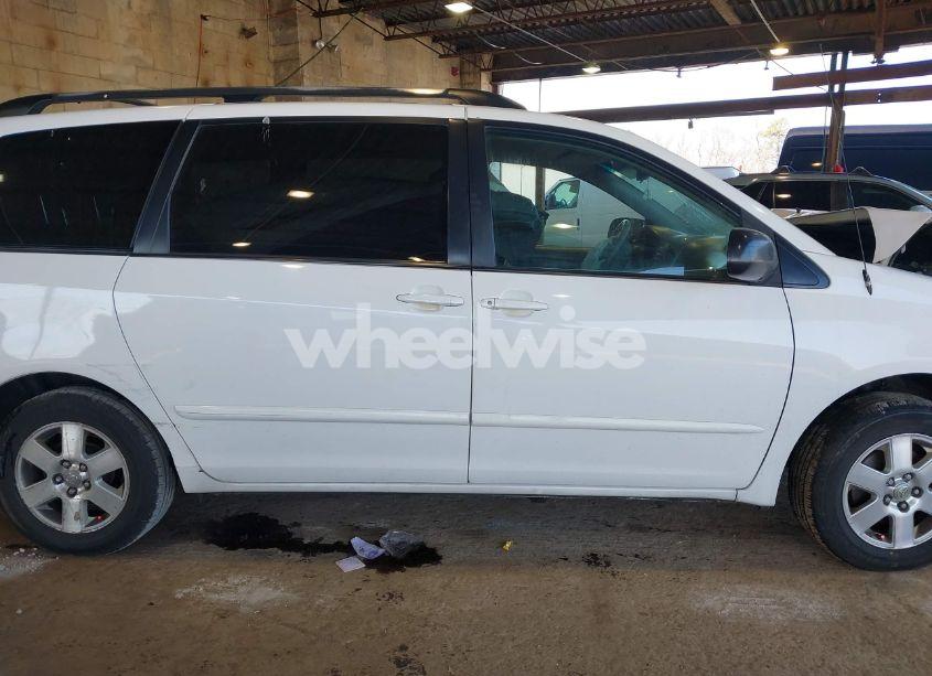 Photo 14 of 2009 Toyota Sienna LE (VIN 5TDZK23C69S261792)