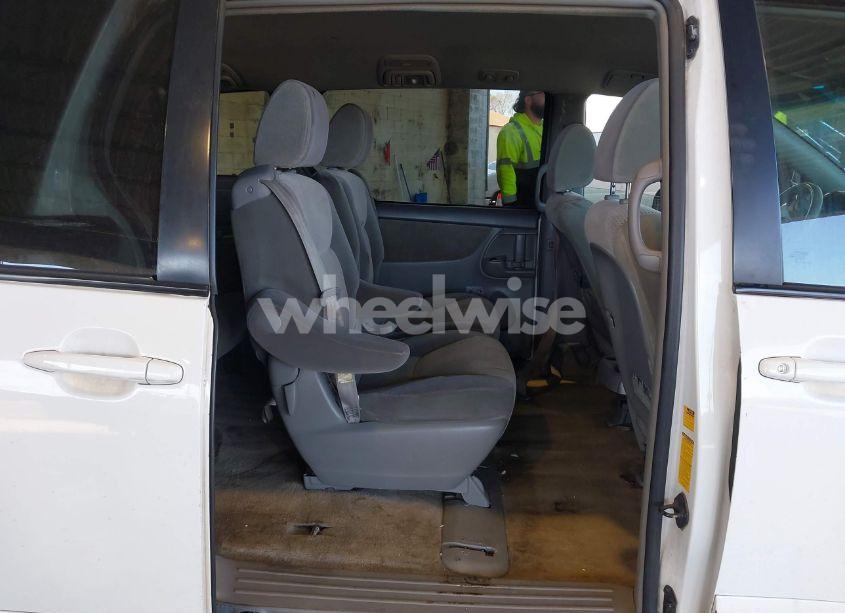 Photo 8 of 2009 Toyota Sienna LE (VIN 5TDZK23C69S261792)