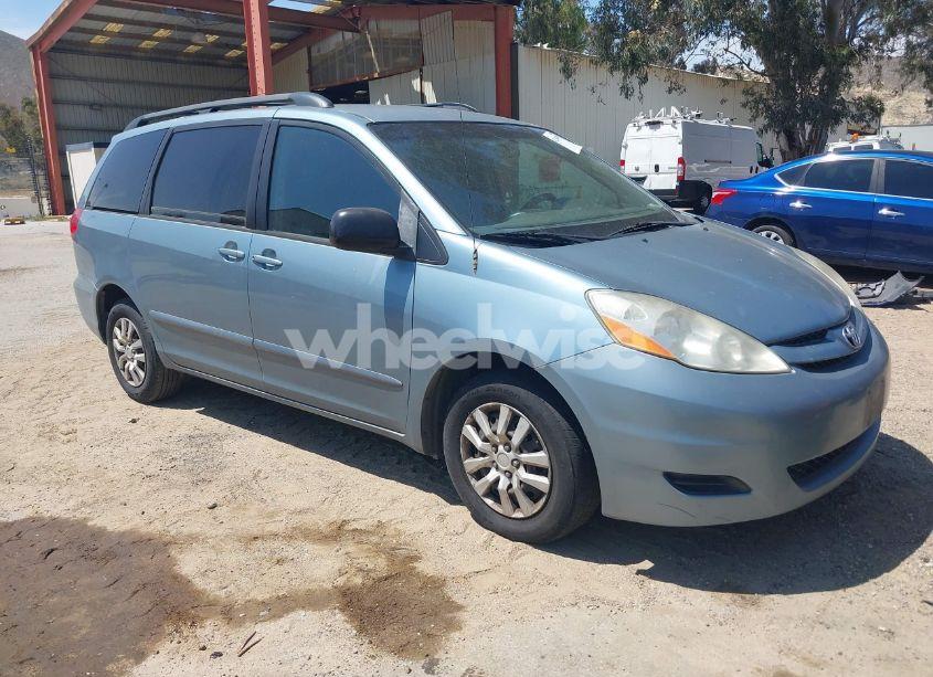 2009 Toyota Sienna LE (VIN 5TDZK23C69S278172) main photo