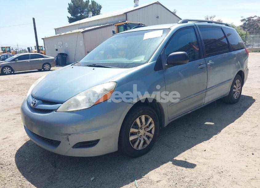 Photo 2 of 2009 Toyota Sienna LE (VIN 5TDZK23C69S278172)