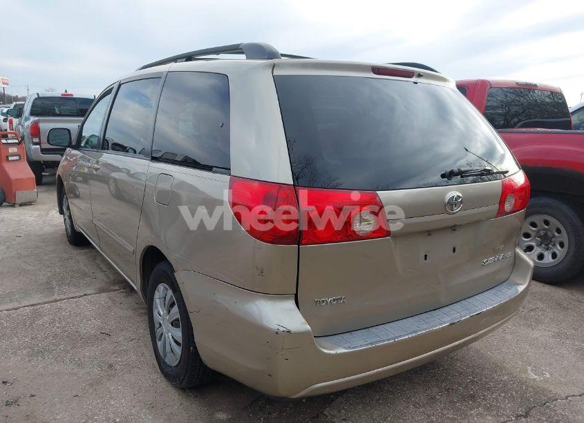Photo 3 of 2007 Toyota Sienna LE (VIN 5TDZK23C77S009062)