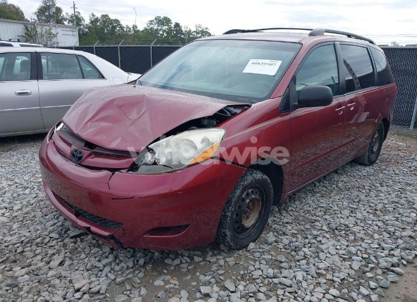 Photo 2 of 2007 Toyota Sienna LE (VIN 5TDZK23C77S012141)