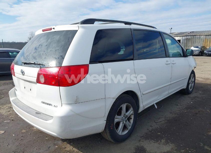 Photo 4 of 2007 Toyota Sienna LE (VIN 5TDZK23C77S034172)