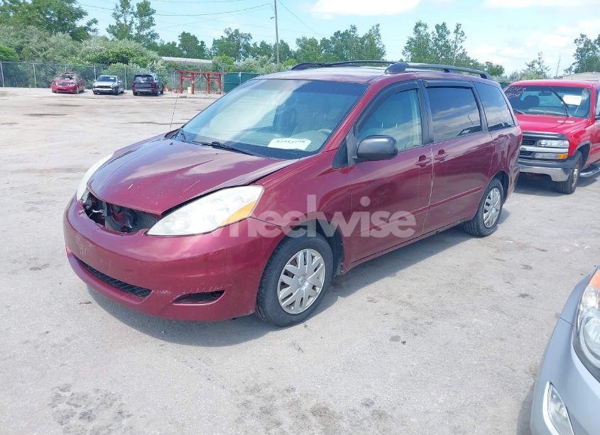 Photo 2 of 2007 Toyota Sienna LE (VIN 5TDZK23C77S050520)