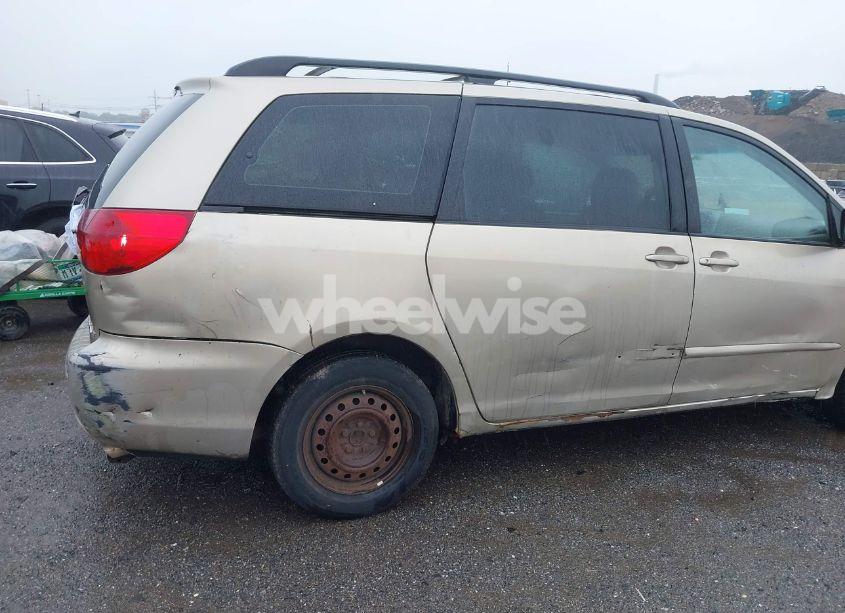 Photo 13 of 2007 Toyota Sienna CE/LE (VIN 5TDZK23C77S069262)