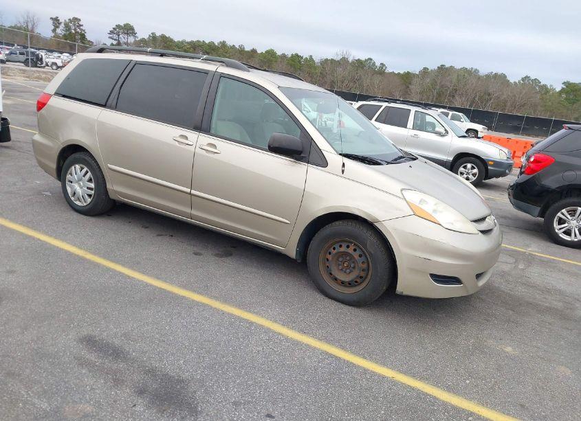 2007 Toyota Sienna LE (VIN 5TDZK23C77S081041) main photo