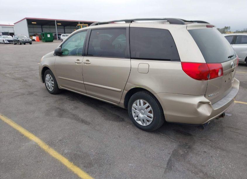 Photo 3 of 2007 Toyota Sienna LE (VIN 5TDZK23C77S081041)