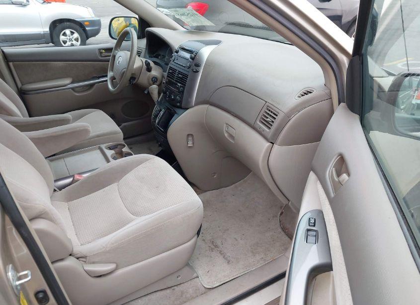 Photo 5 of 2007 Toyota Sienna LE (VIN 5TDZK23C77S081041)