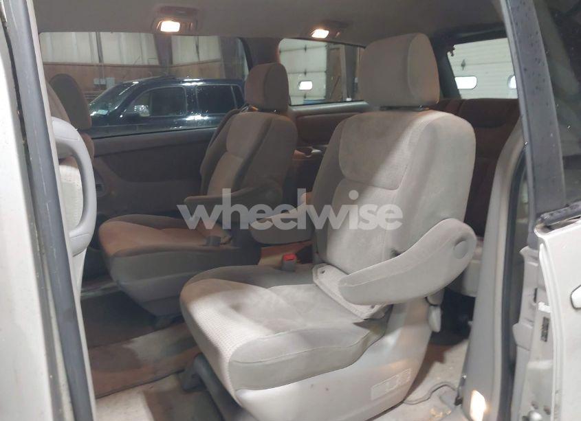 Photo 8 of 2007 Toyota Sienna LE (VIN 5TDZK23C77S082917)